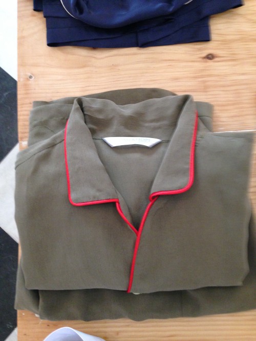 PIJAMA SEÑORA EN COLOR VERDE Y VIVO EN ROJO