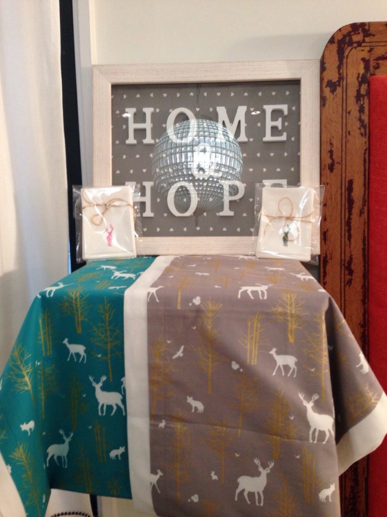 Manteleria navideña, caminos de mesa y servilletas