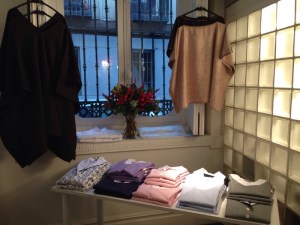 Ponchos de lana y mohair y uniformes de servicio pesonalizados