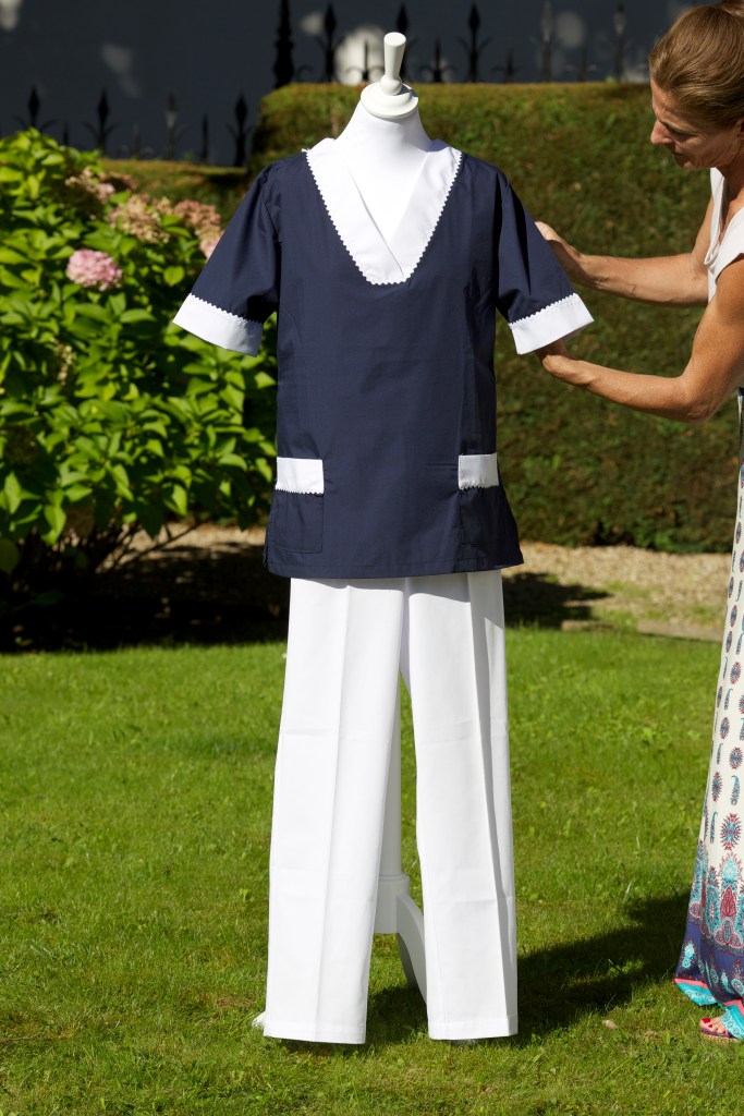 Uniforme azul , casaca y pantalón, para personal de servicio HOME&HOPE Madrid