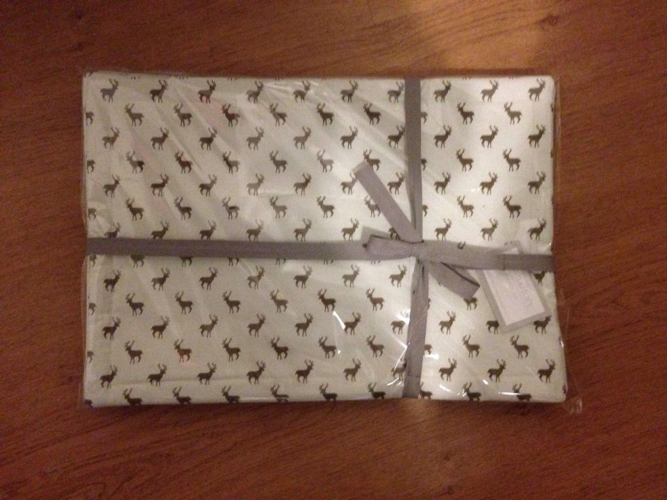 Mantel individual de ciervos con muleton HOME&HOPE MADRID