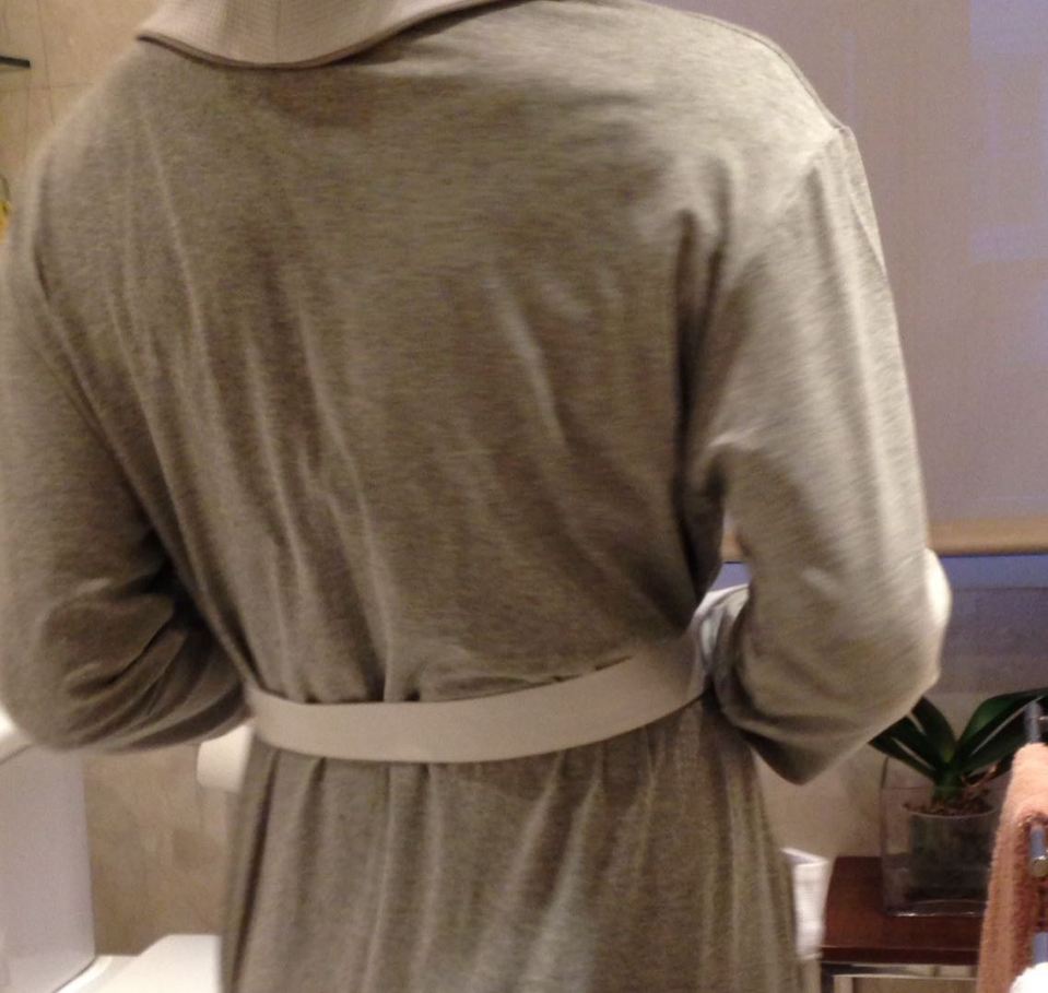 bata gris HOME&HOPE MADRID