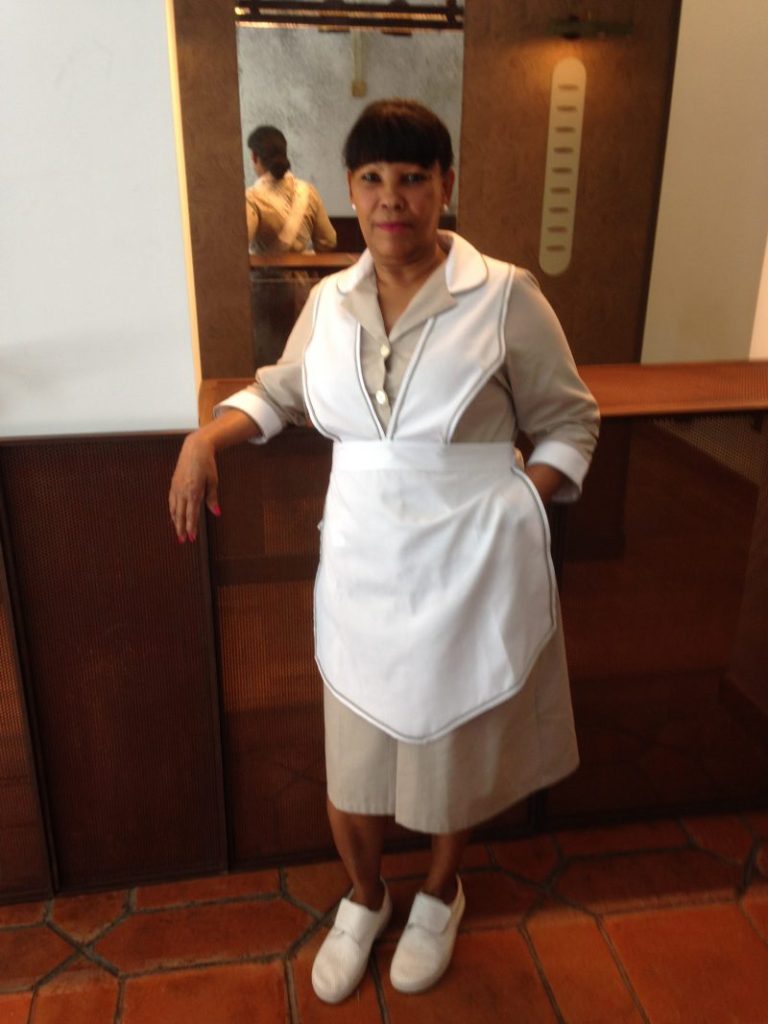 Uniformes personal Mónico realizados por HOME&HOPE MADRID