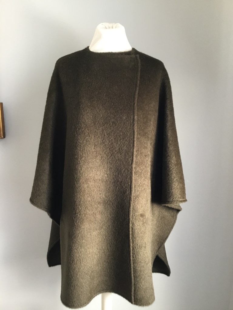 Capa verde y marrón, HOME&HOPE MADRID