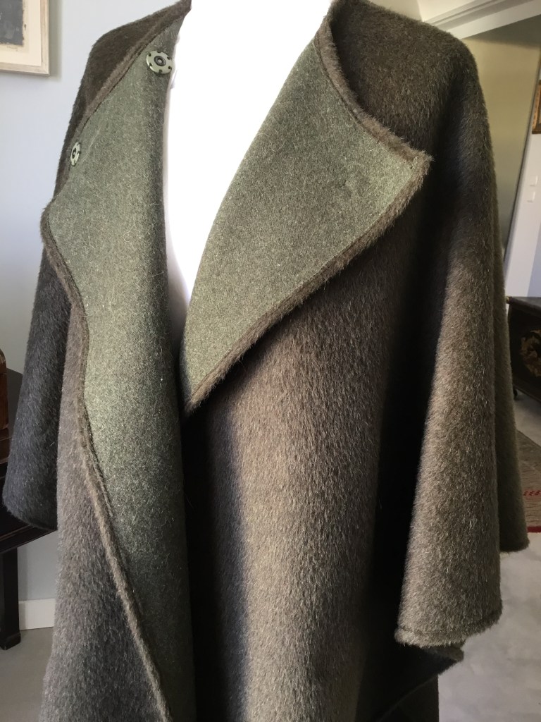 Capa verde y marrón, HOME&HOPE MADRID