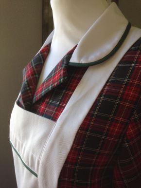 Uniforme empleada hogar escocés HOME&HOPE MADRID