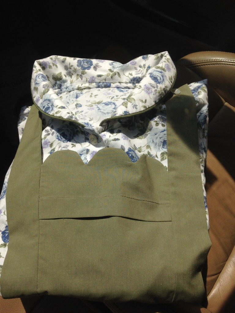 Uniforme para personal de servicio en color verde de HOME&HOPE MADRID