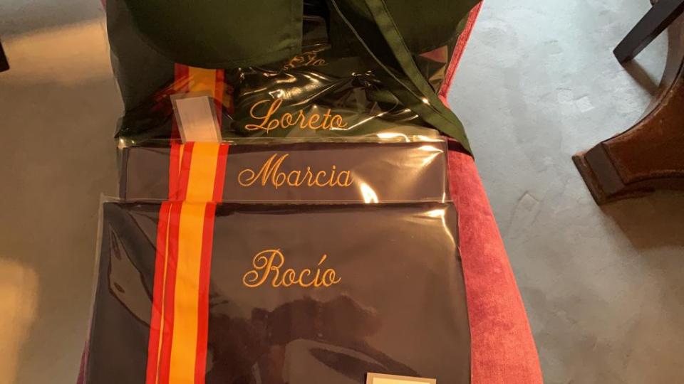 Delantal con bandera de España personalizado con nombre, HOME&HOPE MADRID