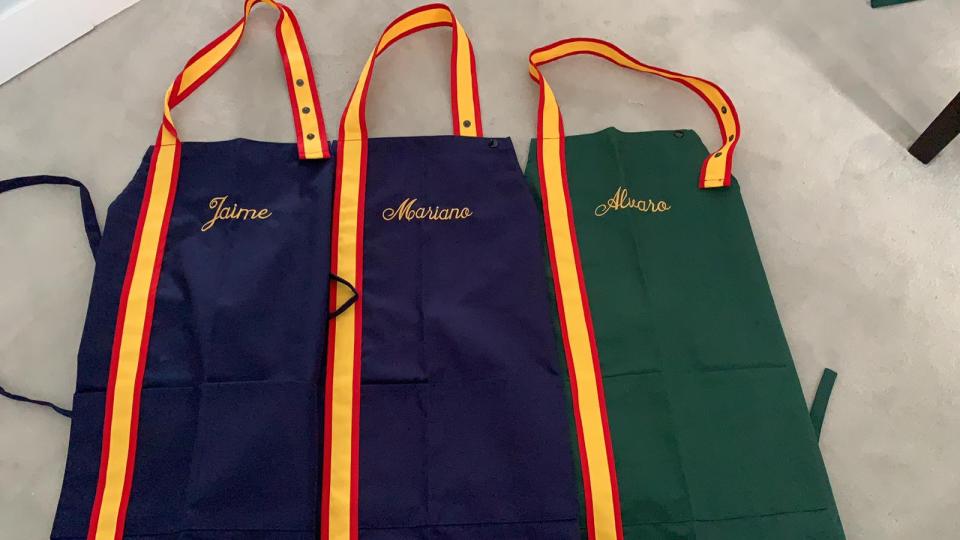 Delantal con bandera de España personalizado con nombre, HOME&HOPE MADRID